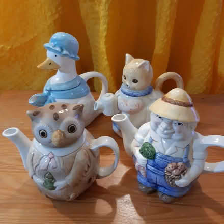 Photo of free Collectable Novelty Teapots - please read whole post (Sutton in Ashfield NG17) #1