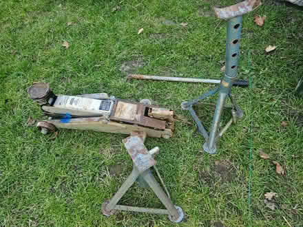 Photo of free Car jack plus 2 stands (RH12) #1