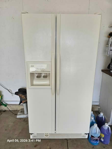 Photo of free Refrigerator freezer (Francisco Rd and Bohne Rd) #3