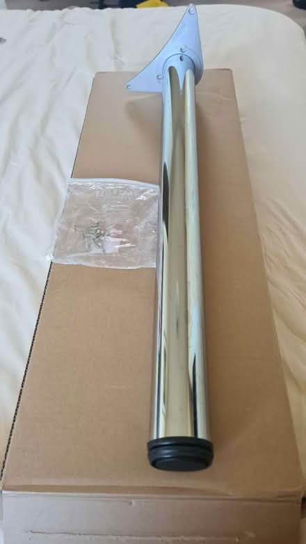 Photo of free Table legs x4 (Raynes Park SW20) #2