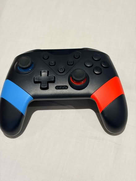 Photo of free Nintendo controller (South Lambeth SW8) #1