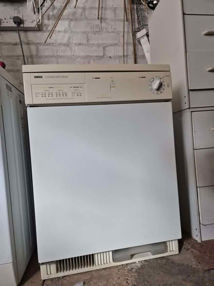 Photo of free Tumble Condenser dryer Zanussi (Wightwick WV6) #2