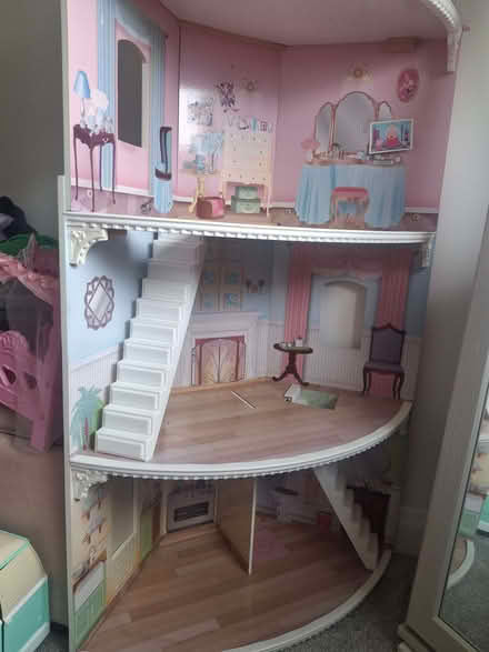 Photo of free Kidkraft corner dollhouse house (Upminster RM14) #3