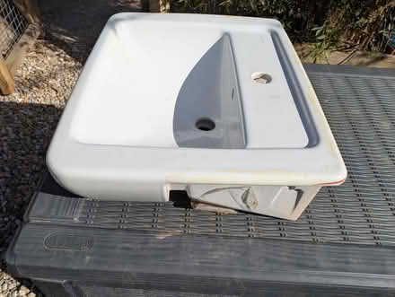 Photo of free Villeroy & Bosch bathroom sink (Arlington BN26) #3