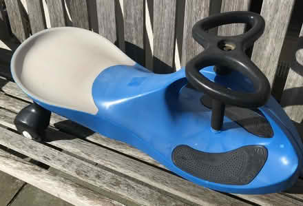Photo of free 2 Wiggle Cars and Child's Scooter (BR6) #3