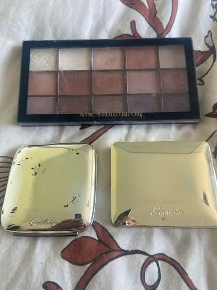 Photo of free Eyeshadow palettes (Lamorbey DA14) #1