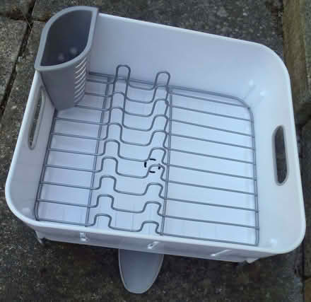 Photo of free simplehuman White/Grey Kitchen Dish Drainer (Goldsworth Park GU21) #4