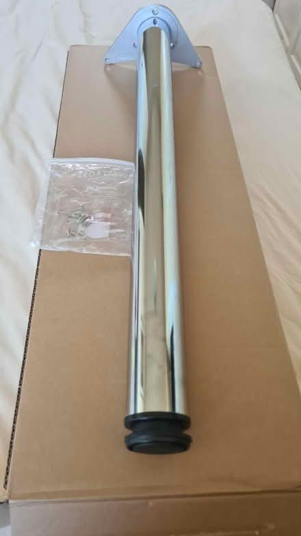 Photo of free Table legs x4 (Raynes Park SW20) #1