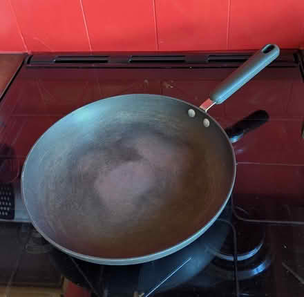 Photo of free Circulon frying pan with lid (Malvern Link Top WR14) #3