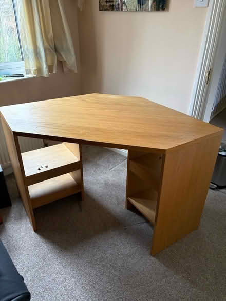 Photo of free Corner desk (Rustington BN16) #3