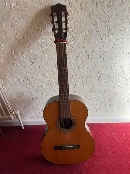 Photo of free Acoustic Guitar (DE56 - Duffield) #1