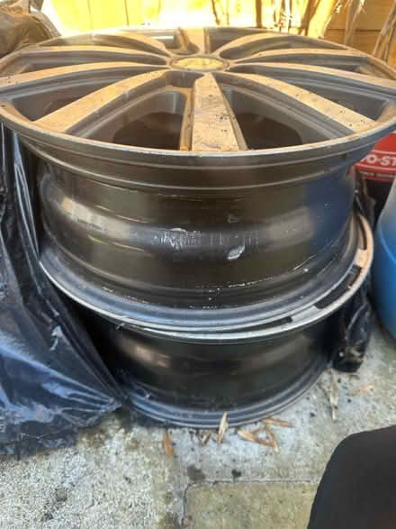 Photo of free Wheel things (Bow E3) #2