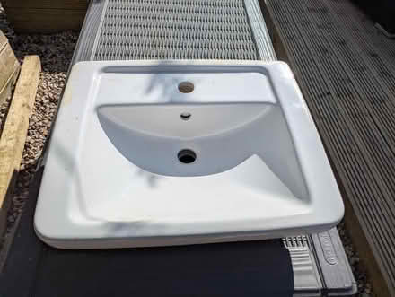 Photo of free Villeroy & Bosch bathroom sink (Arlington BN26) #1