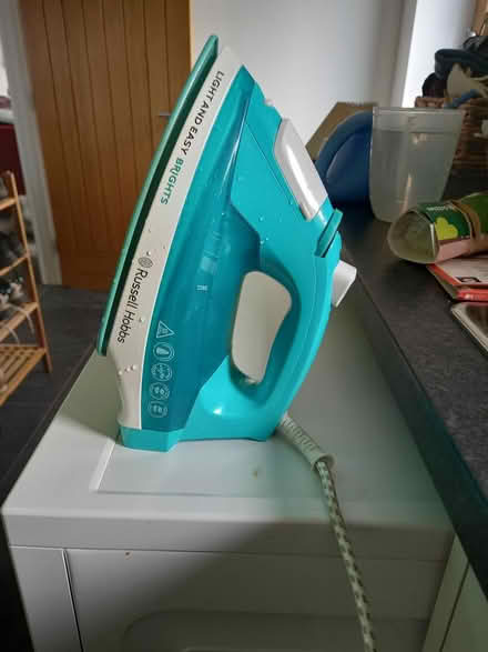 Photo of free Steam Iron (Carlisle CA4) #1