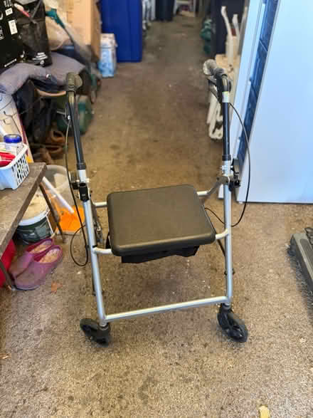 Photo of free Walker with seat (Stourbridge. DY8) #1