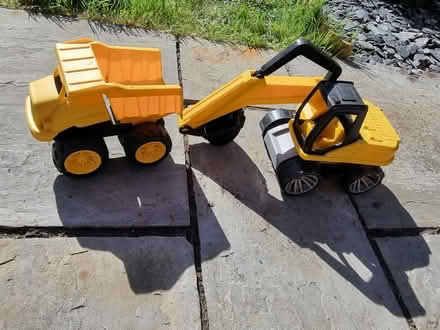 Photo of free Toy dumper truck & digger (RG5 Woodley) #1