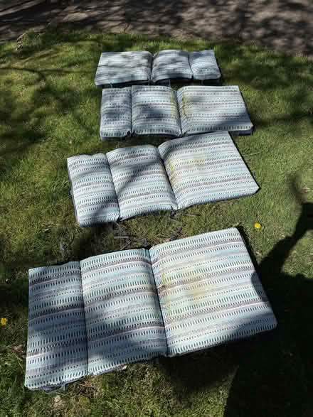 Photo of free 4 outdoor cushions (inner N/NE Portland) #1