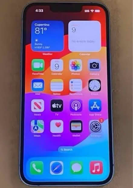 Photo of Old iPhone (iPhone 8 or newer (Museum Luas) #1