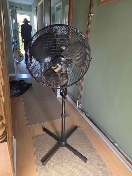 Photo of free Standing fan (Kingsmoor CM19) #1