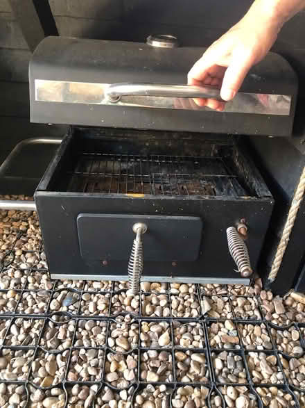 Photo of free BBQ no legs BBQ PIZZA TOPPER (Bedworth CV12) #2