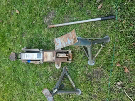 Photo of free Car jack plus 2 stands (RH12) #2