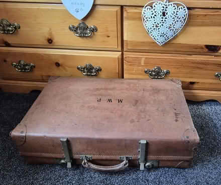 Photo of free Vintage adjustable suitcase (Weston-super-Mare BS23) #1