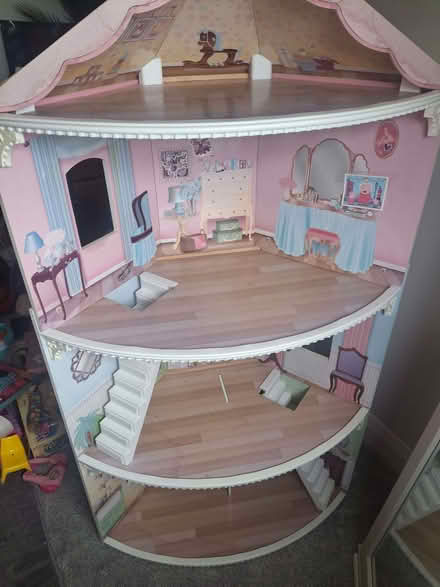 Photo of free Kidkraft corner dollhouse house (Upminster RM14) #1