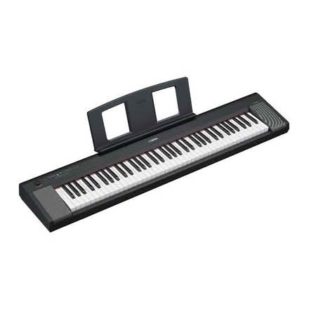 Photo of Keyboard or piano (Maney B72) #1