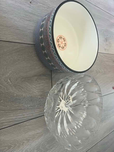 Photo of free Mutiple containers and bowls (Cheam SM3) #1