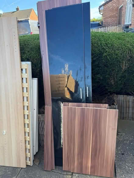 Photo of free Black Wardrobe (Luton LU2) #1