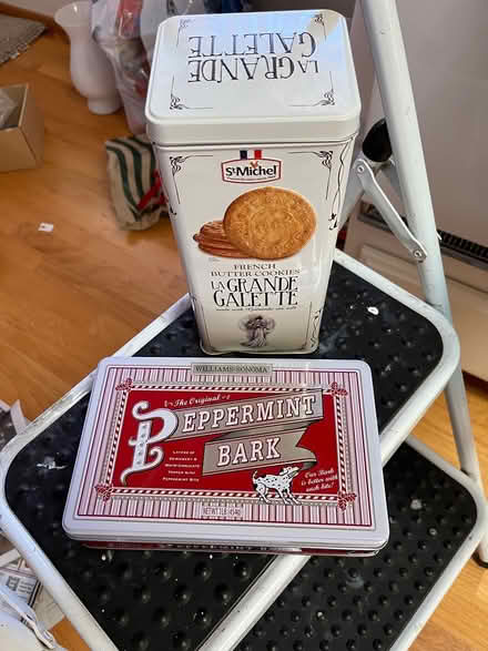 Photo of free Tins (Saratoga downtown) #1