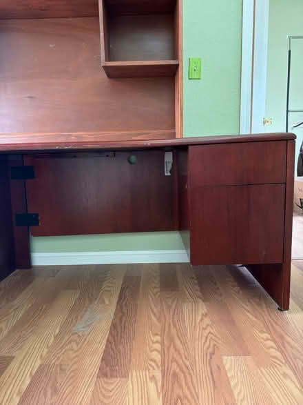 Photo of free Executive Desk (Near PLU, Parkland) #3