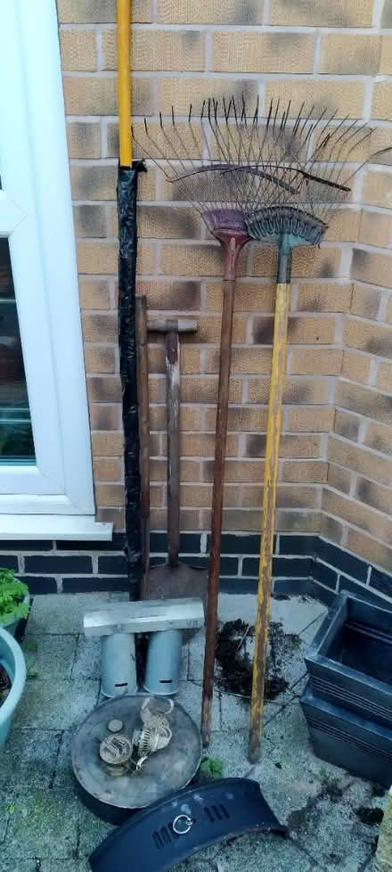Photo of free Garden tools and greenhouse heater (Wollaton NG8) #1