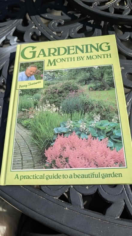 Photo of free gardening book (Desford LE9) #1