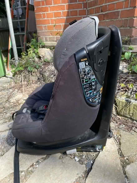 Photo of free Maxi Cosi Axissfix swivel car seat (Highgate N6) #2