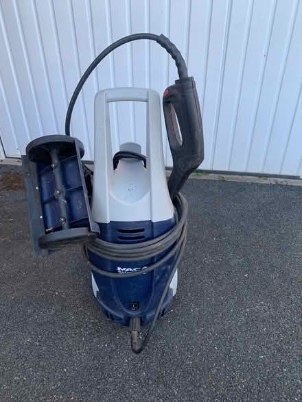 Photo of free Pressure washer (Bloxham OX15) #1