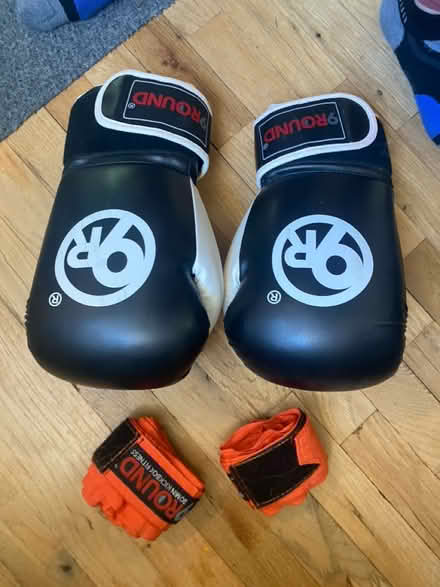 Photo of free Boxing / kickboxing gloves & wraps (98178) #3