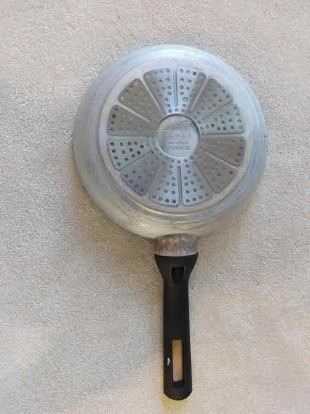 Photo of free 24 cm Saucepan - Ernesto (SW11 Battersea) #2