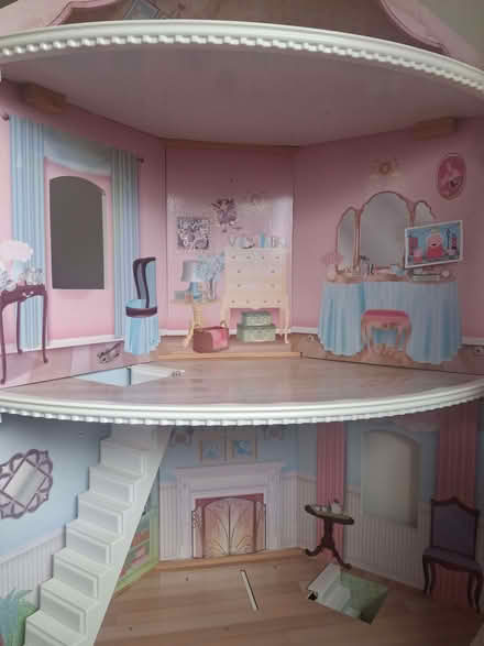 Photo of free Kidkraft corner dollhouse house (Upminster RM14) #2