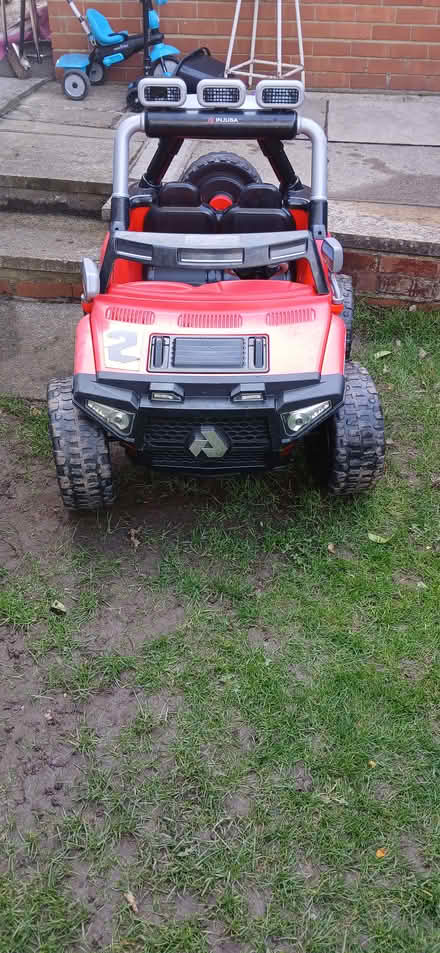 Photo of free Childs 4x4 electric jeep (Leeds L17) #1