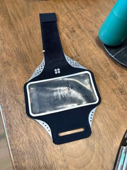 Photo of free Phone running armband (Surbiton KT5) #1