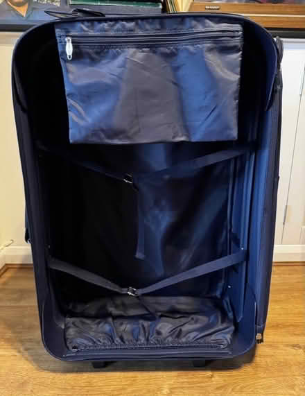 Photo of free vintage Revelation suitcase (Sherwood TN2) #4