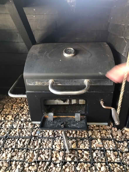 Photo of free BBQ no legs BBQ PIZZA TOPPER (Bedworth CV12) #4