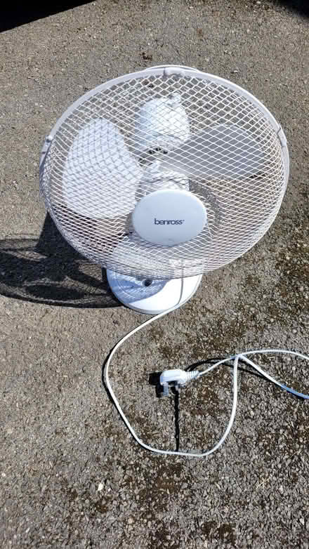 Photo of free White oscillating fan 240V keep cool this summer! (Highworth SN6) #3