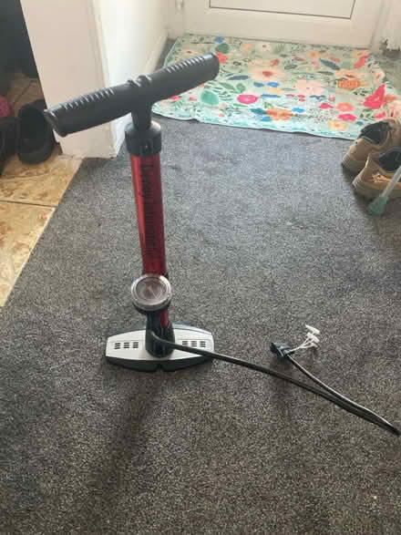 Photo of free bicycle tyre pump (Chester Road M15) #1