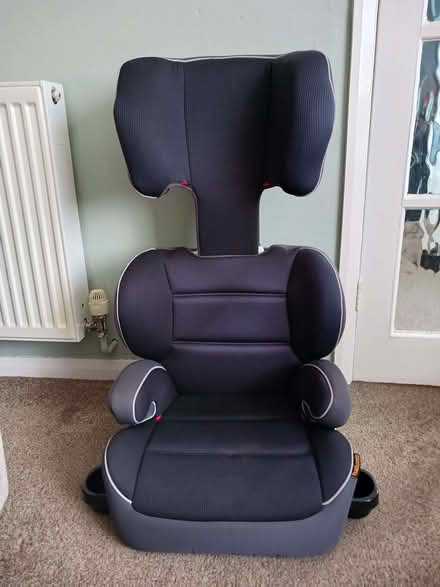 Photo of free Car seat and booster seat (Cutteslowe OX2) #2