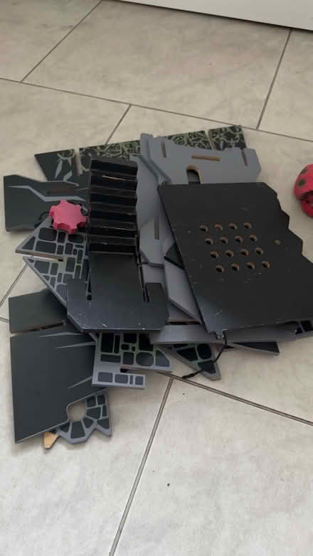 Photo of free Toy castle/dungeon (HG5 Knaresborogh) #2