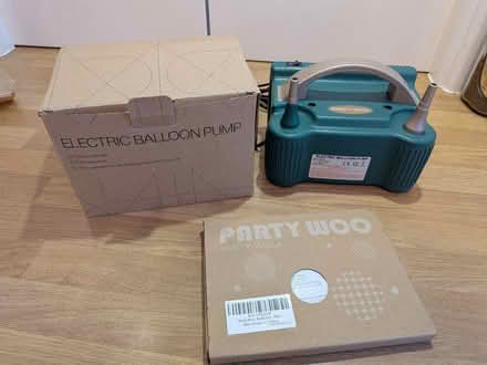 Photo of free Electric balloon pump + balloons (BN1 5GH) #1