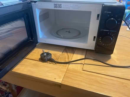 Photo of free Cookworks microwave 17L 700w black (Godalming) #2