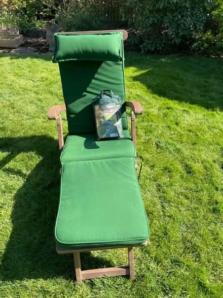 Photo of free Recliner steamer garden chair (Bracknell RG12) #1